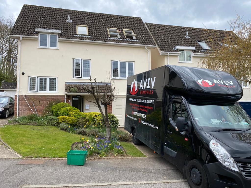 Aviv Removals van outside a house in London